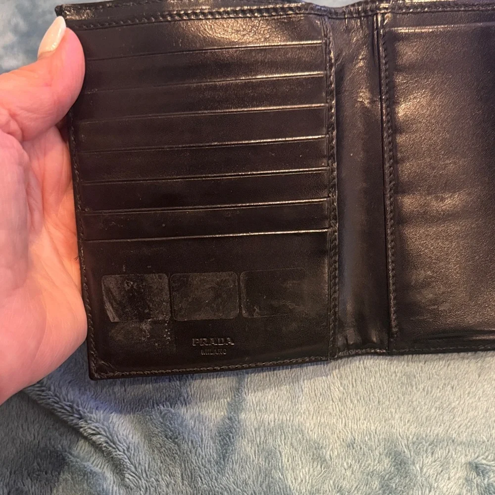 Prada Quilted Black Wallet - Picture 4 of 12